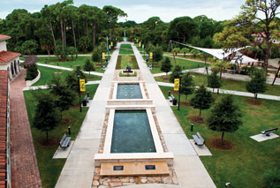 Sarasota-Manatee campus courtyard