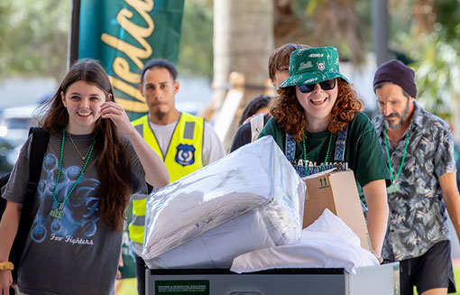 Students move into Atala Residence Hall